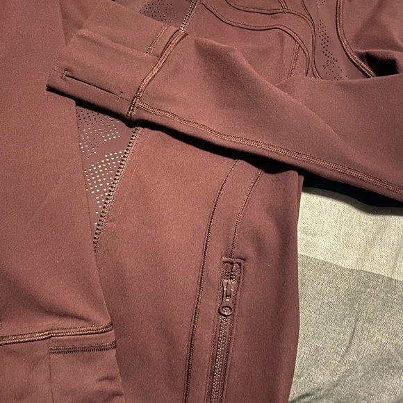 Lululemon Define lace jacket size 8 - Picture 6 of 9